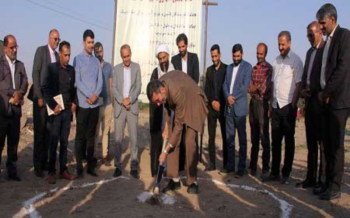 احداث خط انتقال آب به روستای عنایت بیك قم آغاز شد احداث خط انتقال آب به روستای عنایت بیك قم آغاز شد